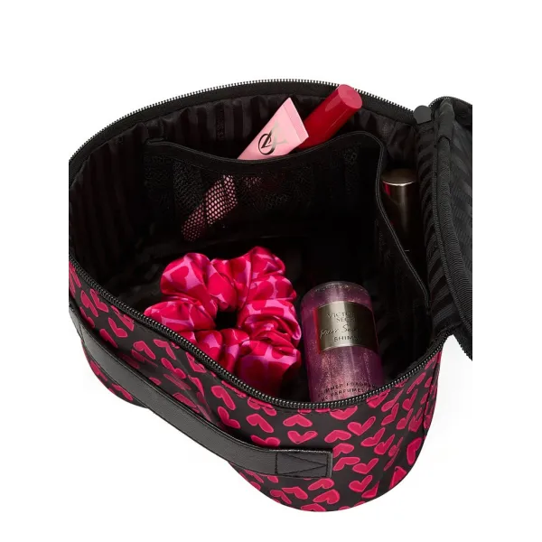 Косметичка Train Case Bag Black Grounded Heart